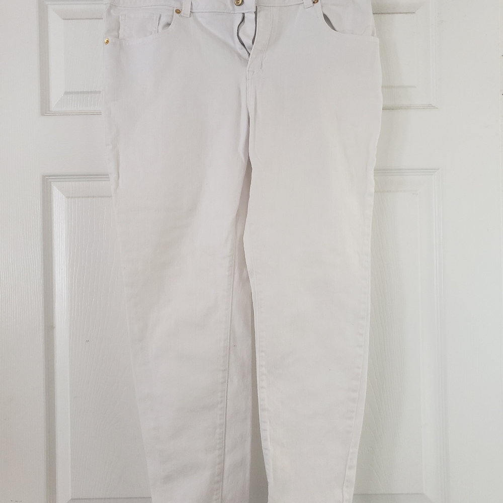 White ankle jeans